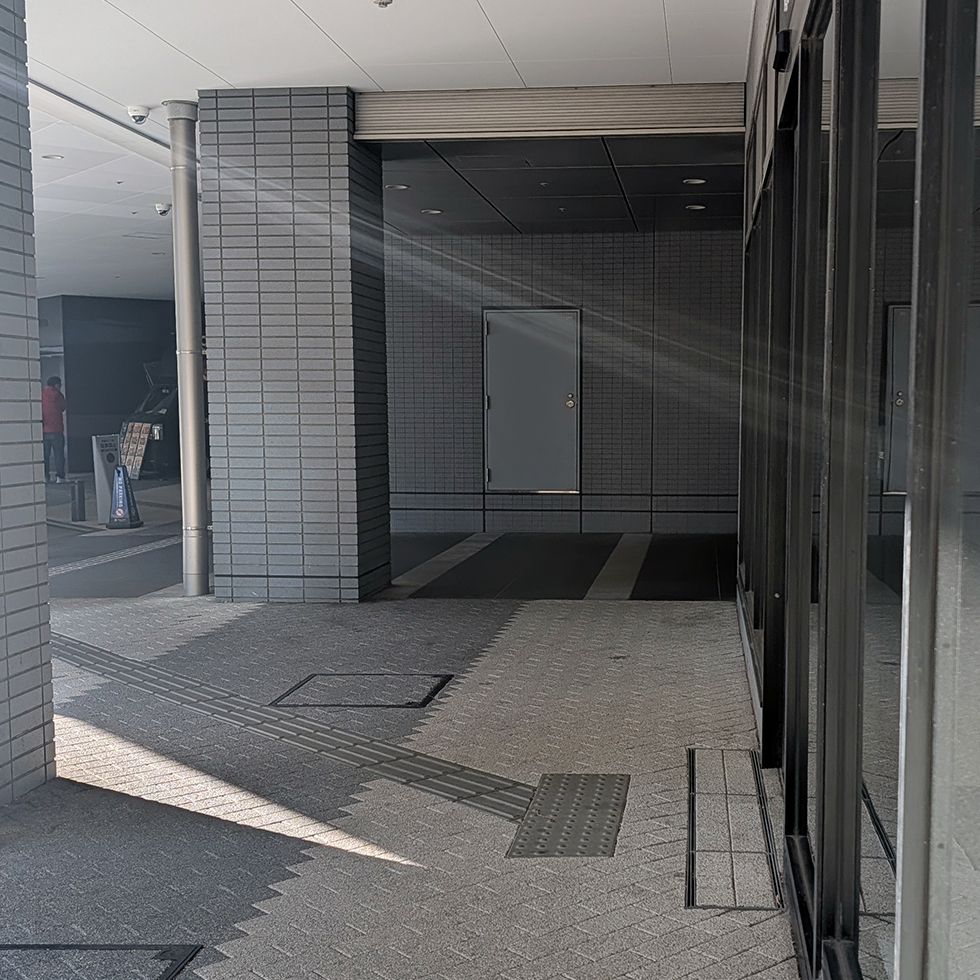 FPアートリエールの道順7｜⑦ 横断歩道を渡り道なりに進み、突き当りを右折してください